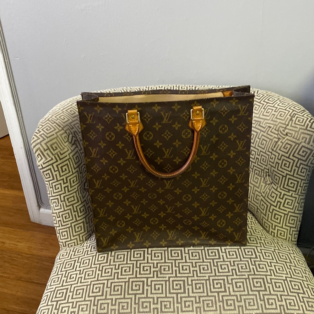 Louis Vuitton Tote bag gently use, great condition